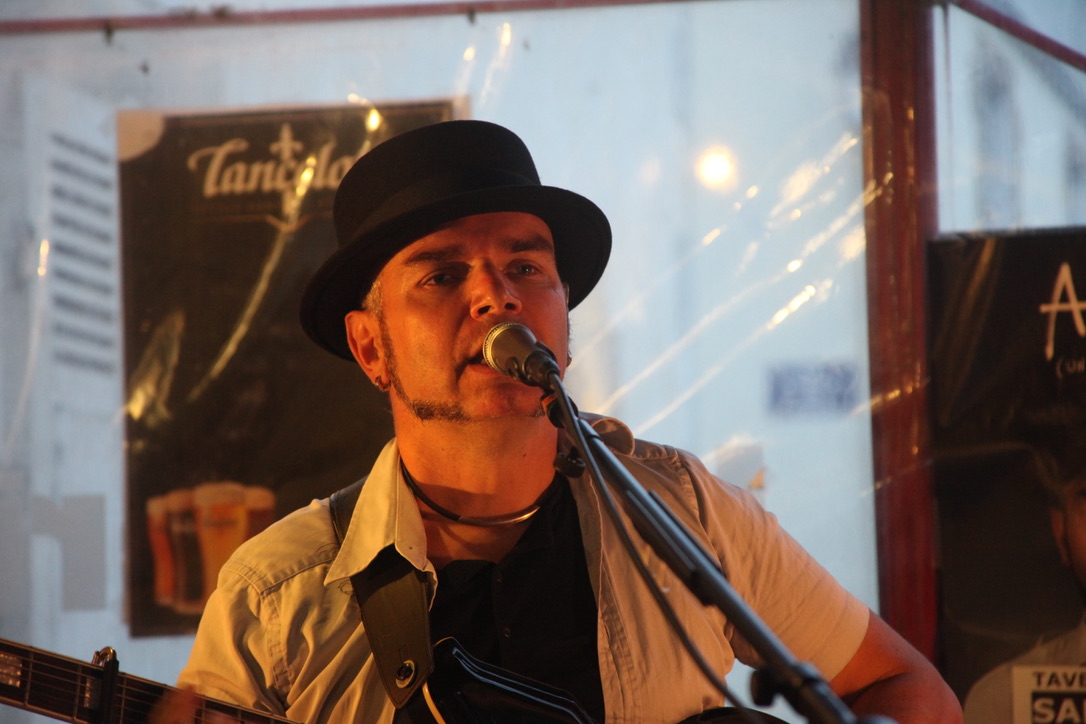 aaaB2476B45-80BA-4522-9C4A-30DACDC61D49_1_105_c-1